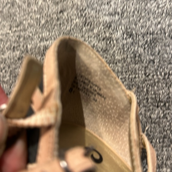 Seychelles size 8.5 - Picture 2 of 3